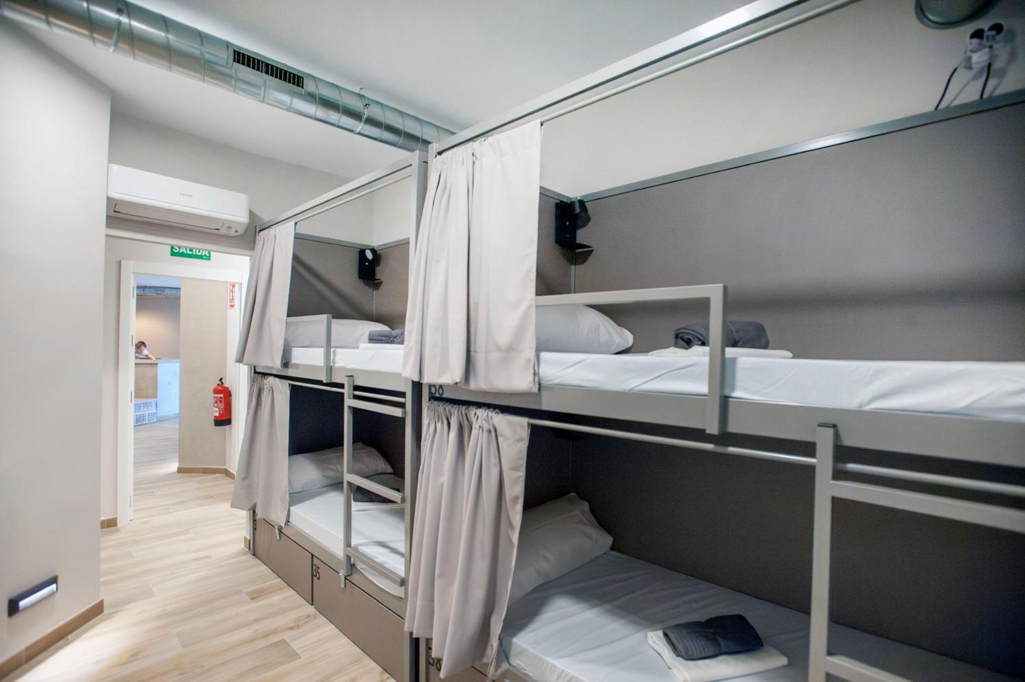 Hostel Dos Estaciones - Free Towels, Coffee & Tea, Remote Check-In 알리칸테 외부 사진