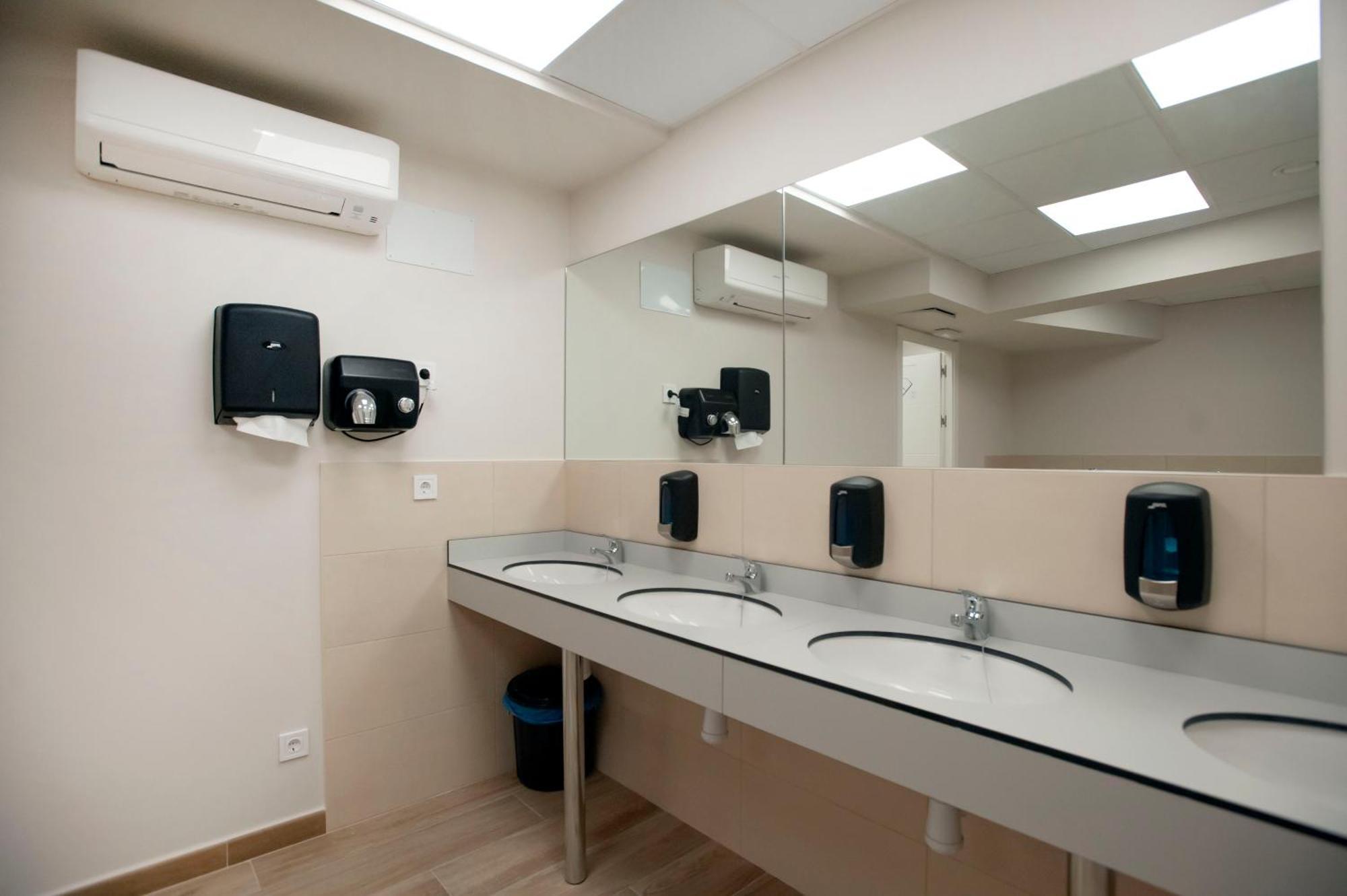 Hostel Dos Estaciones - Free Towels, Coffee & Tea, Remote Check-In 알리칸테 외부 사진